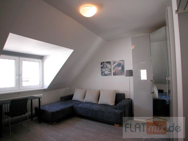 FLATmix.de / Nähe Rathaus, schickes 2-Raum-DG-Apartment im Altbau - Photo 1