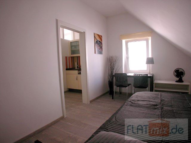 FLATmix.de / Nähe Rathaus, schickes 2-Raum-DG-Apartment im Altbau - Photo 5