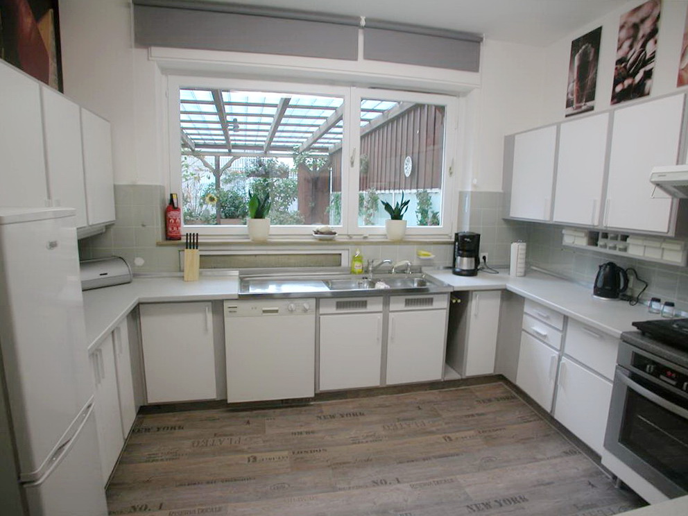 FLATmix.de / Helles, komplett möbliertes Zimmer mit WEST-Balkon in PB-Mitte - Photo 5